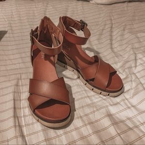 𝙼𝙸𝙰 𝚆𝙴𝙳𝙶𝙴𝚂